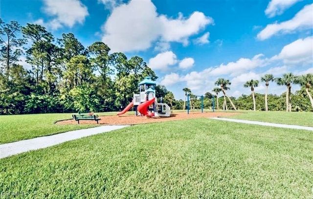 278 Shadow Lakes DR, Lehigh Acres, FL 33974