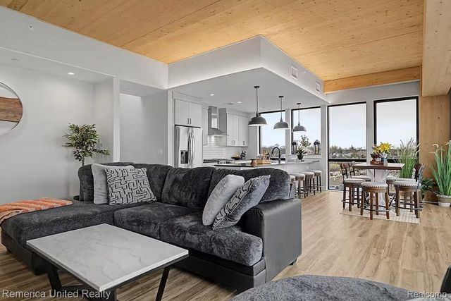 901 Adelaide Circle 601, Muskegon, MI 49441