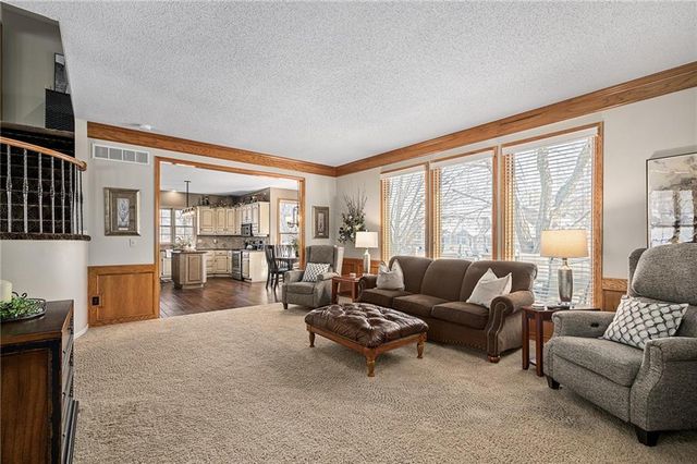 13209 S Locust Street, Olathe, KS 66062