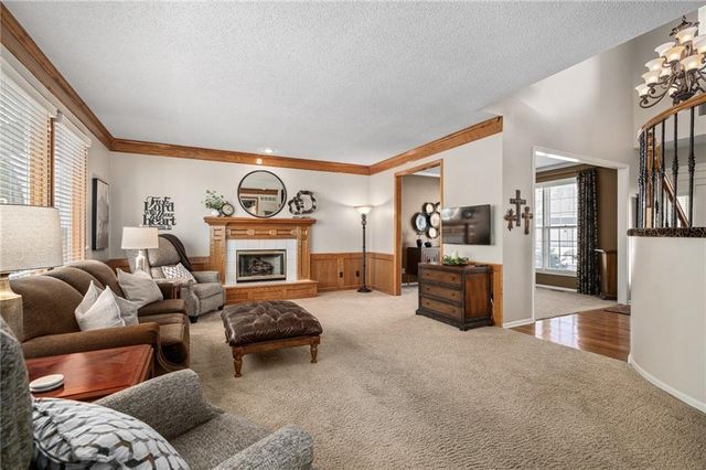 13209 S Locust Street, Olathe, KS 66062