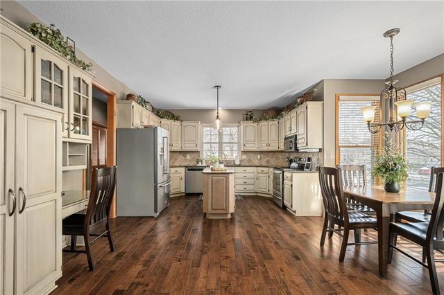 13209 S Locust Street, Olathe, KS 66062