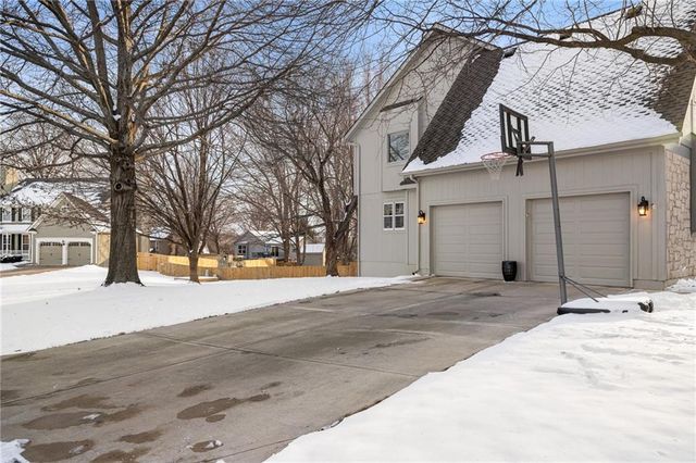 13209 S Locust Street, Olathe, KS 66062