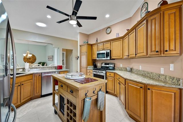 725 KINGSTON WAY, The Villages, FL 32162