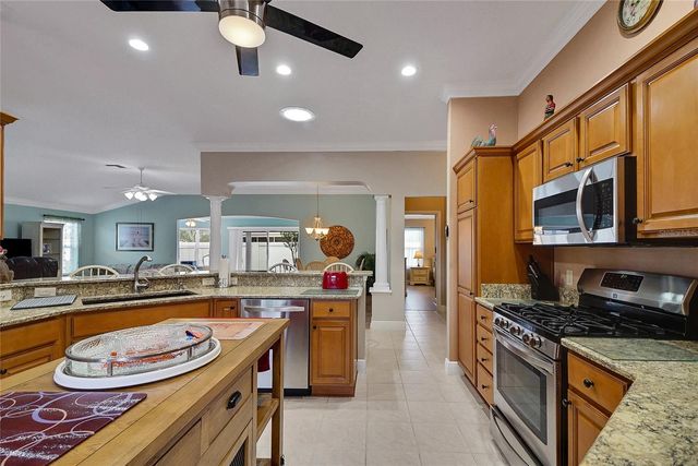 725 KINGSTON WAY, The Villages, FL 32162