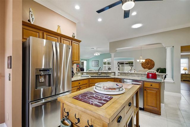 725 KINGSTON WAY, The Villages, FL 32162