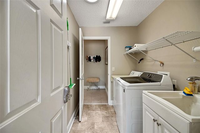 725 KINGSTON WAY, The Villages, FL 32162