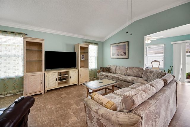 725 KINGSTON WAY, The Villages, FL 32162