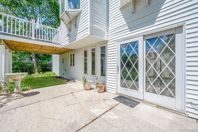 114 Liberty Avenue, Selden, NY 11784
