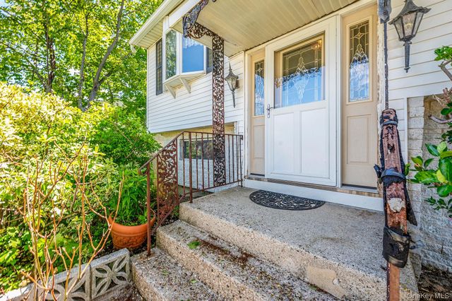 114 Liberty Avenue, Selden, NY 11784