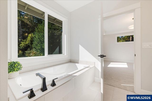 1774 Ammon St NW, Salem, OR 97304