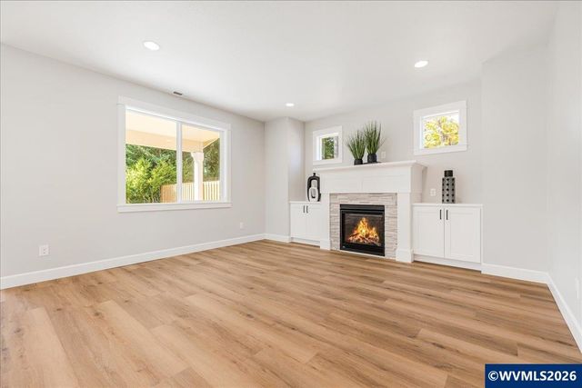 1774 Ammon St NW, Salem, OR 97304