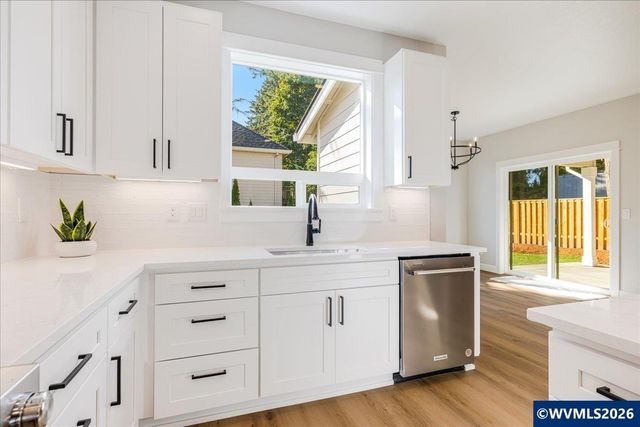 1774 Ammon St NW, Salem, OR 97304