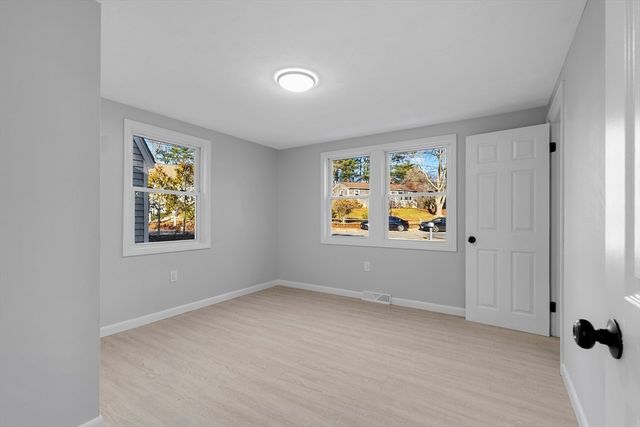 17 Fresh Pond Cir, Plymouth, MA 02360