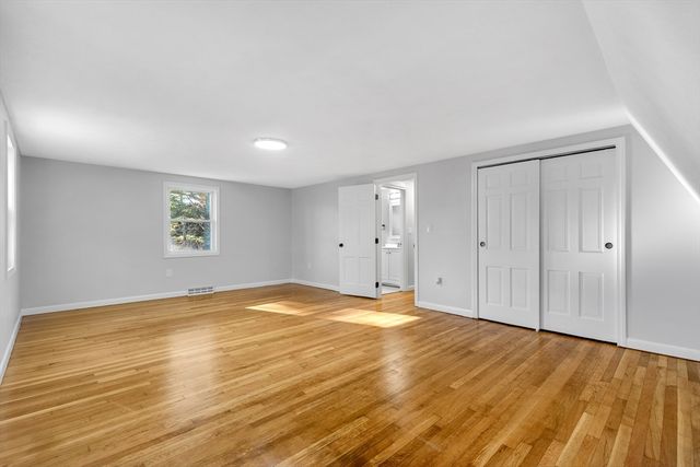 17 Fresh Pond Cir, Plymouth, MA 02360