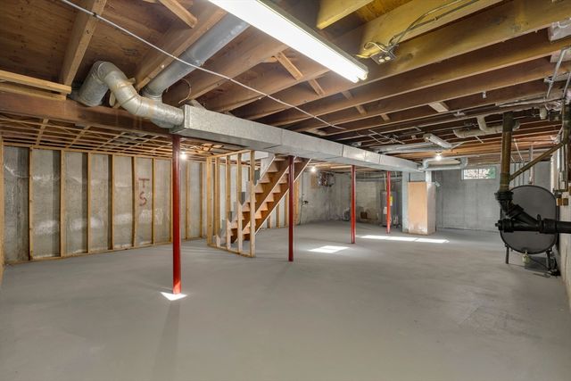 17 Fresh Pond Cir, Plymouth, MA 02360