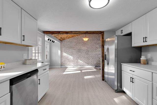 17 Fresh Pond Cir, Plymouth, MA 02360