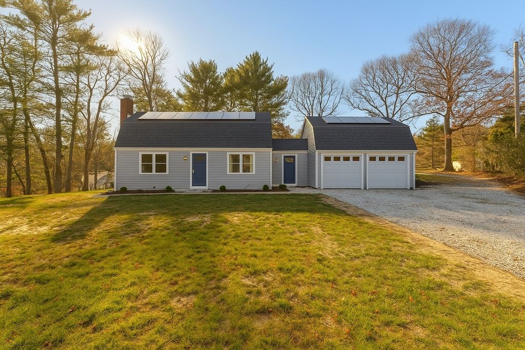 17 Fresh Pond Cir, Plymouth, MA 02360
