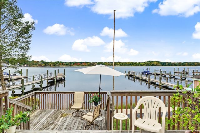 11 Riverview Drive, Barrington, RI 02806