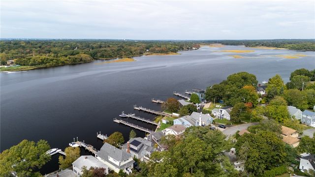 11 Riverview Drive, Barrington, RI 02806