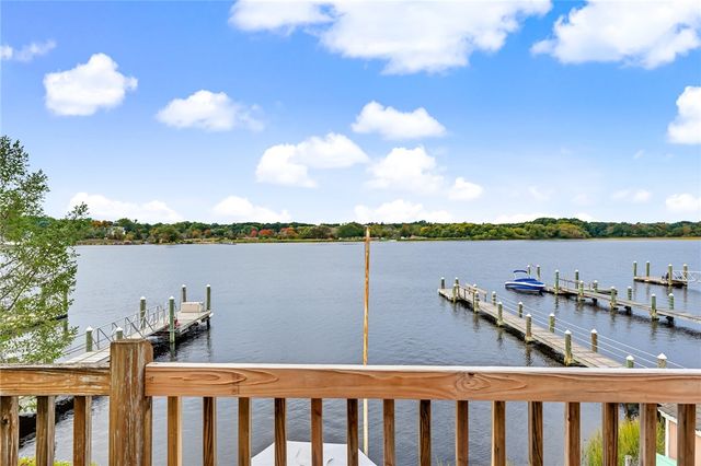 11 Riverview Drive, Barrington, RI 02806