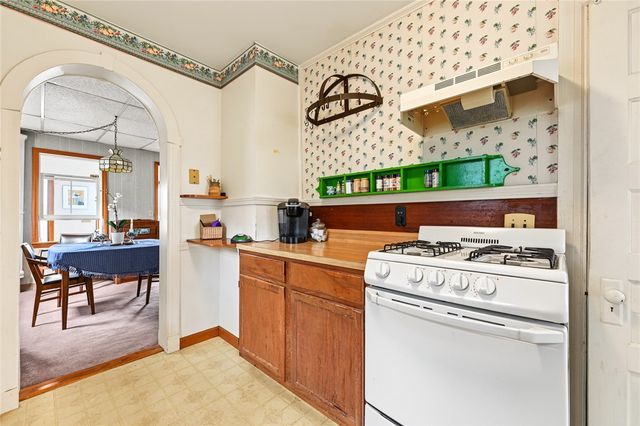 11 Riverview Drive, Barrington, RI 02806