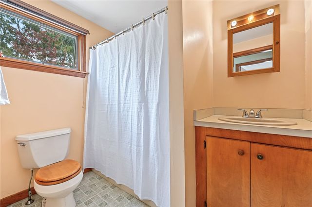 11 Riverview Drive, Barrington, RI 02806