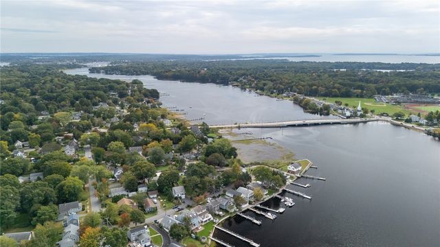 11 Riverview Drive, Barrington, RI 02806