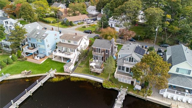 11 Riverview Drive, Barrington, RI 02806