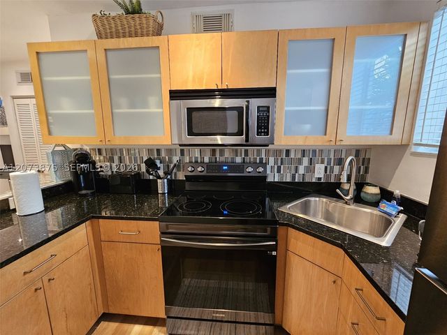 751 Collins Ave 1, Miami Beach, FL 33139