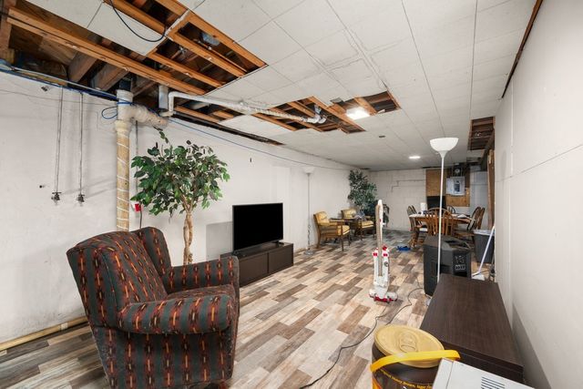 1226 26th Street, Bettendorf, IA 52722