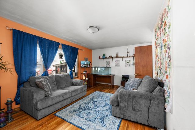 1226 26th Street, Bettendorf, IA 52722