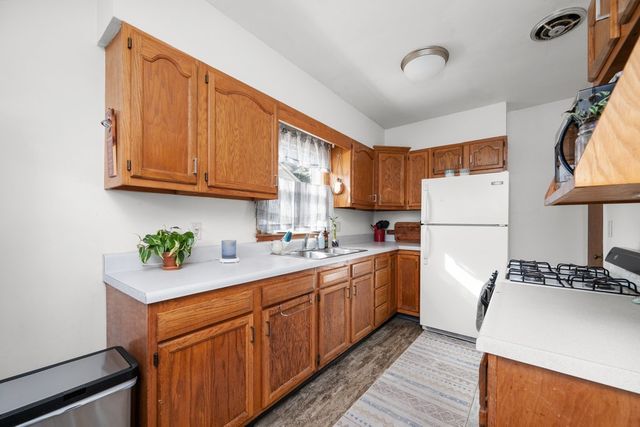 1226 26th Street, Bettendorf, IA 52722