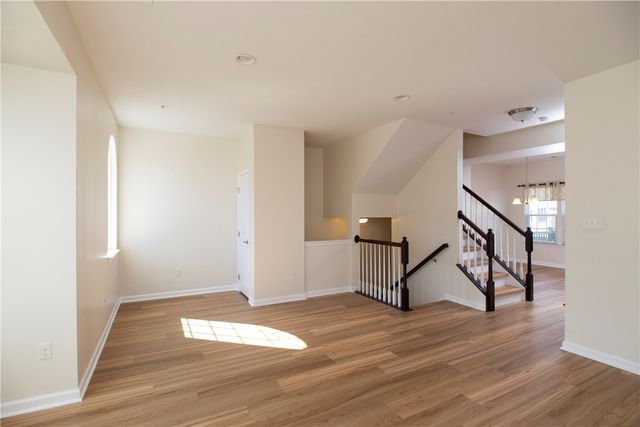 1719 St Johns Ln, Franklin Park, PA 15143