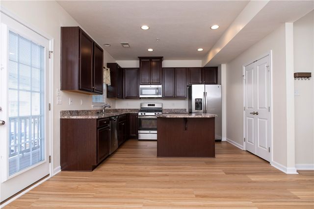 1719 St Johns Ln, Franklin Park, PA 15143