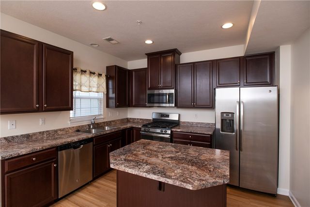 1719 St Johns Ln, Franklin Park, PA 15143