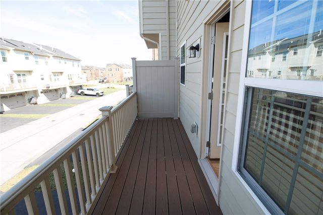 1719 St Johns Ln, Franklin Park, PA 15143