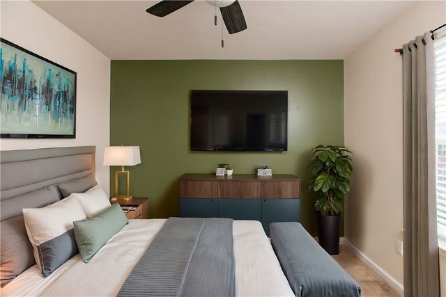 1719 St Johns Ln, Franklin Park, PA 15143