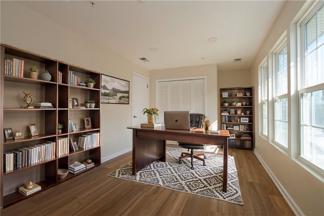 1719 St Johns Ln, Franklin Park, PA 15143