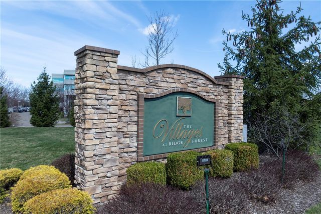 1719 St Johns Ln, Franklin Park, PA 15143