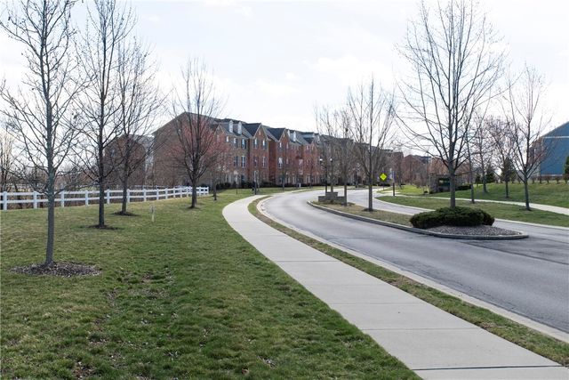 1719 St Johns Ln, Franklin Park, PA 15143