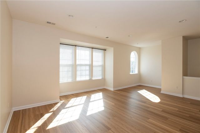 1719 St Johns Ln, Franklin Park, PA 15143