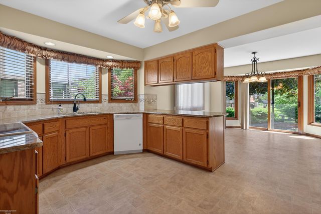 52294 Bryan Michael Drive, Macomb, MI 48042
