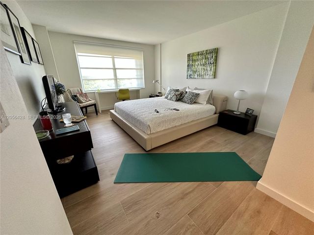 155 Ocean Lane Drive 1004, Key Biscayne, FL 33149