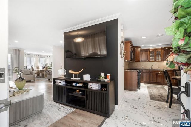 305 Heights Drive 3, Haledon, NJ 07508