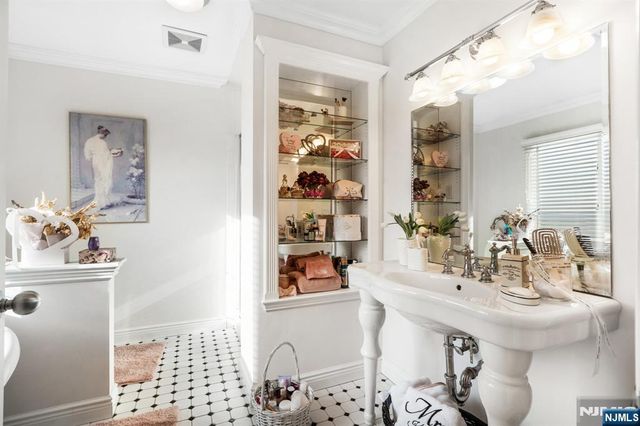 305 Heights Drive 3, Haledon, NJ 07508