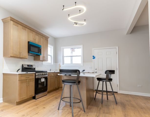 6418 S May Street, Chicago, IL 60621