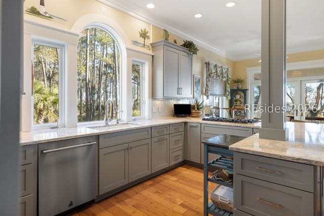 94 Martinangel Ln, Daufuskie Island, SC 29915