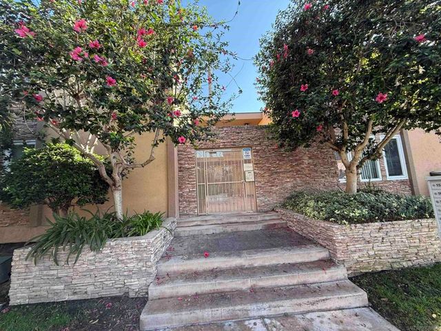 5511 Adelaide Ave 21, San Diego, CA 92115