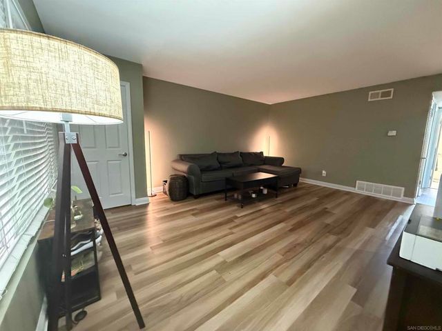 5511 Adelaide Ave 21, San Diego, CA 92115