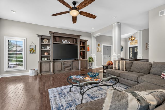 16243 W Blackhawk Drive, Lockport, IL 60441